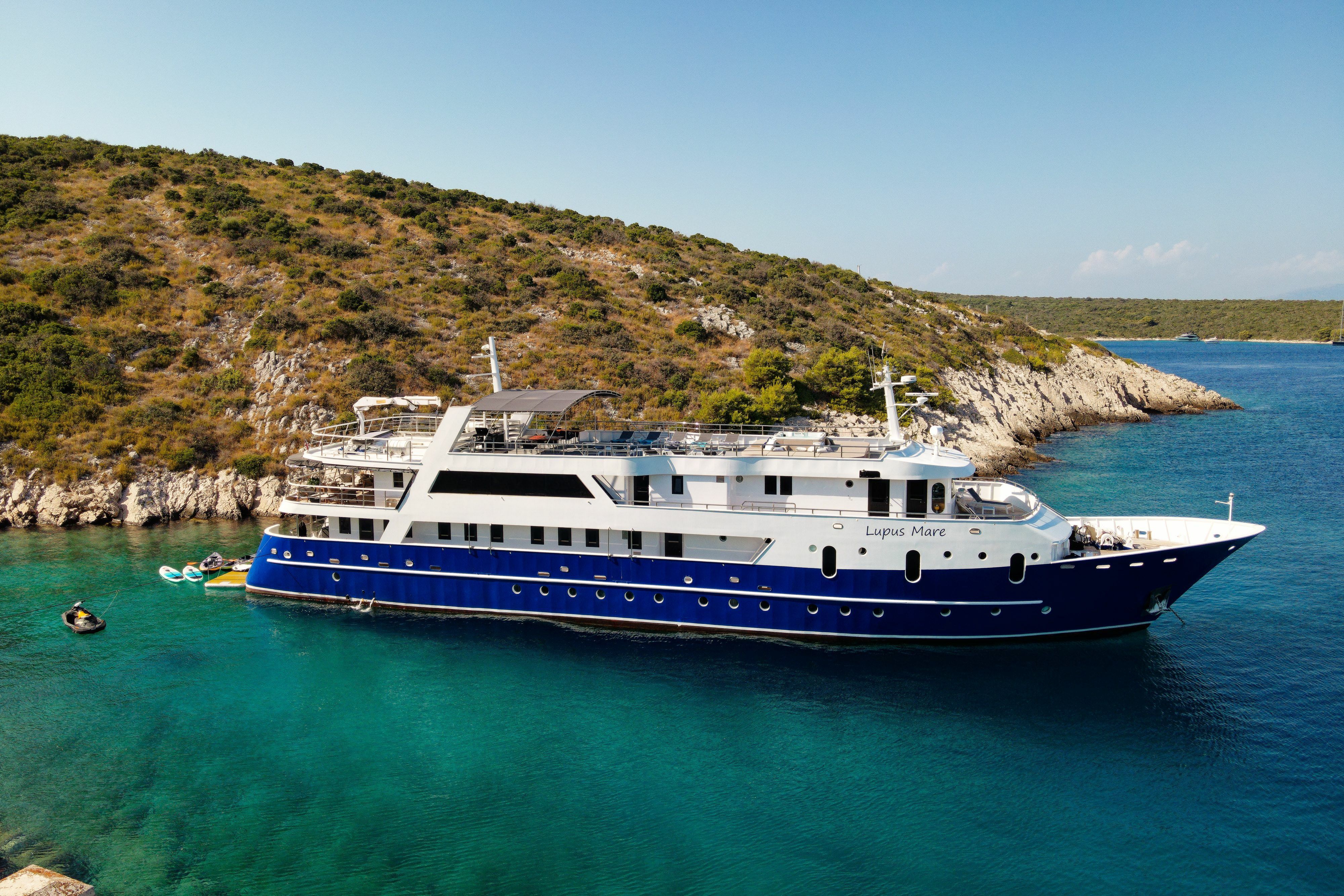 Custom Built Mini Cruiser | Lupus Mare