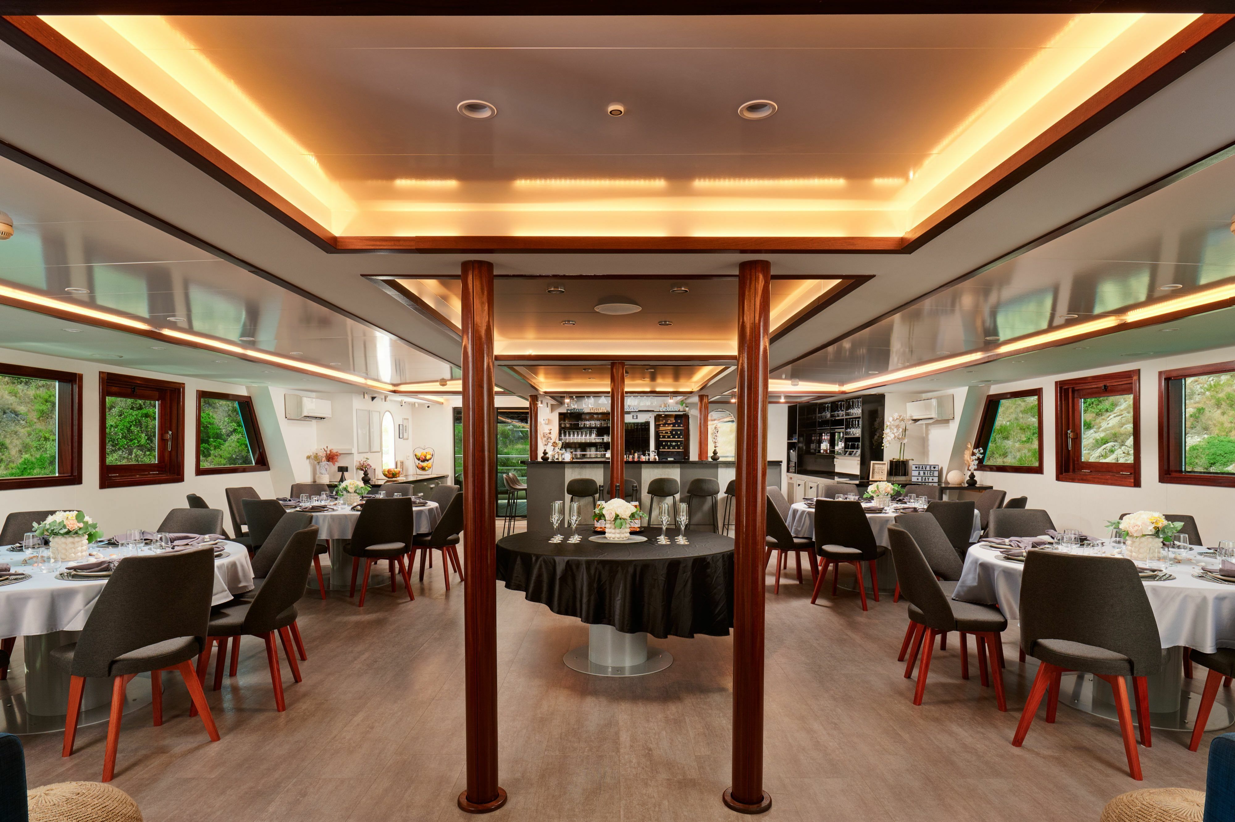 Custom Built Mini Cruiser | Lupus Mare