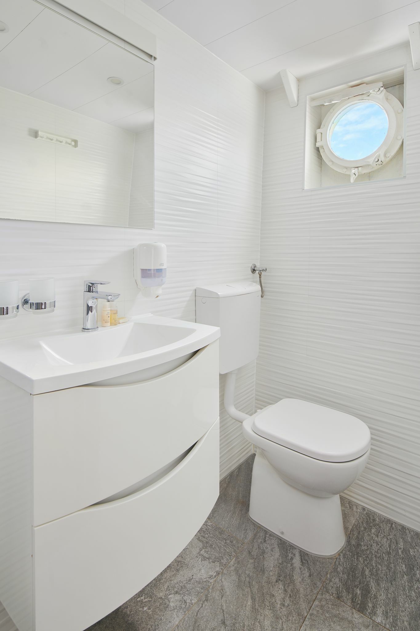 Custom Built Mini Cruiser | Lupus Mare