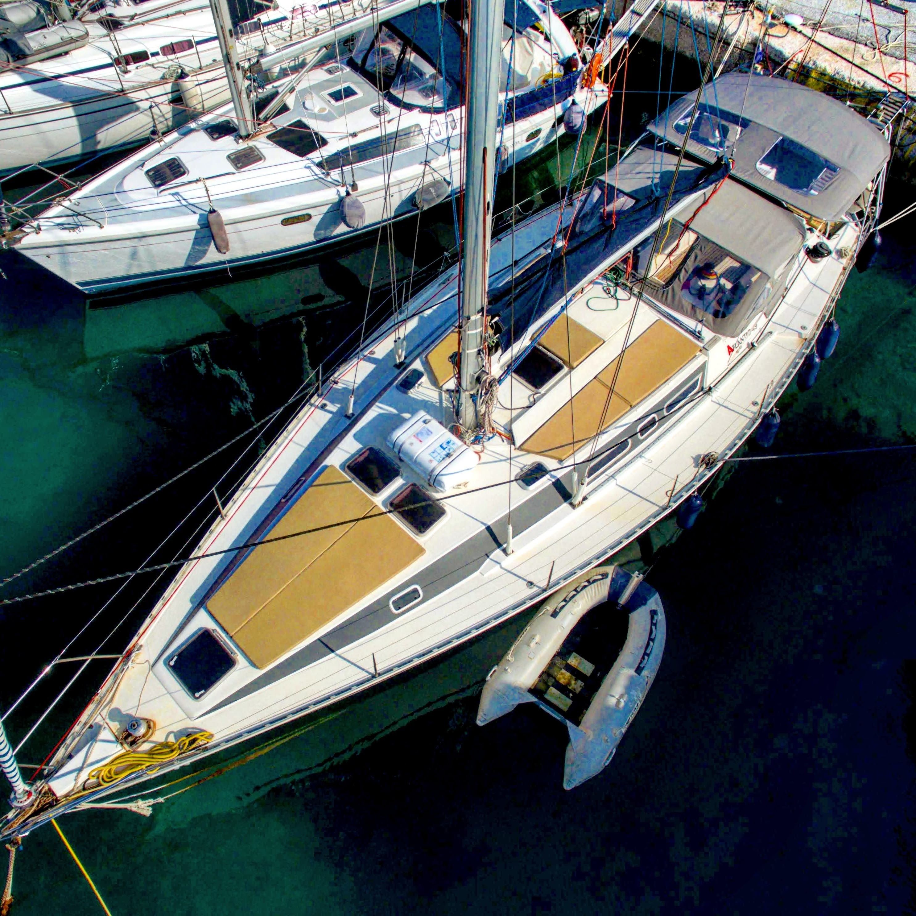 Atlantic 49 | Blueline 3