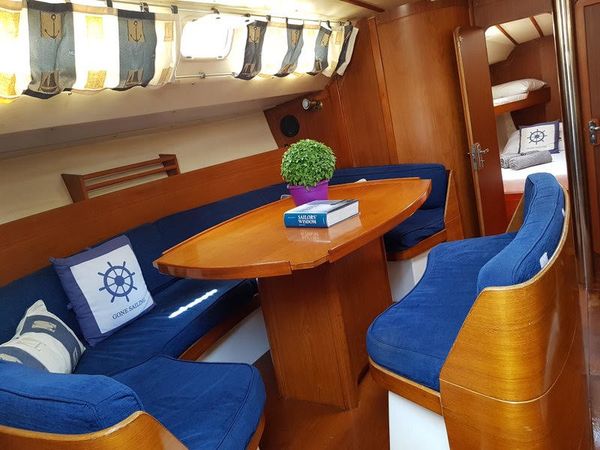 Atlantic 49 | Blueline 3