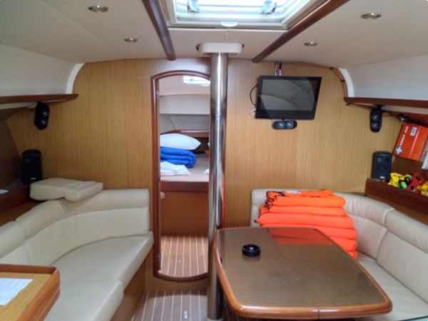 Jeanneau Sun Odyssey 42 i | Black Pearl