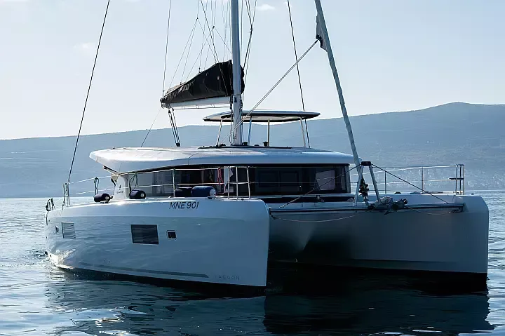 Lagoon 42 | Lyubushka