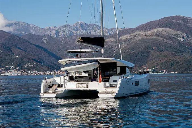 Lagoon 42 | Lyubushka