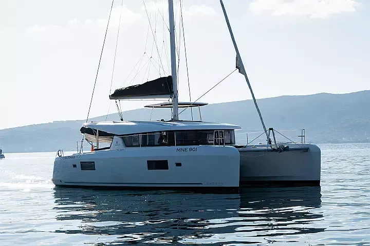 Lagoon 42 | Lyubushka