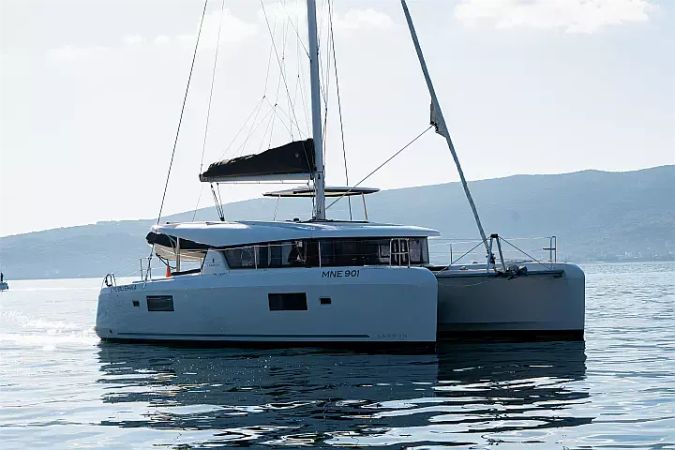 Lagoon 42 | Lyubushka