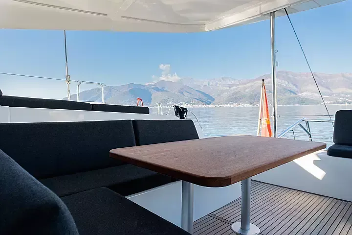 Lagoon 42 | Lyubushka