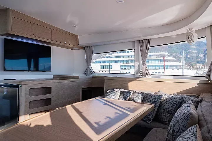 Lagoon 42 | Lyubushka