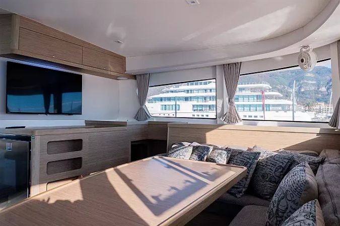 Lagoon 42 | Lyubushka