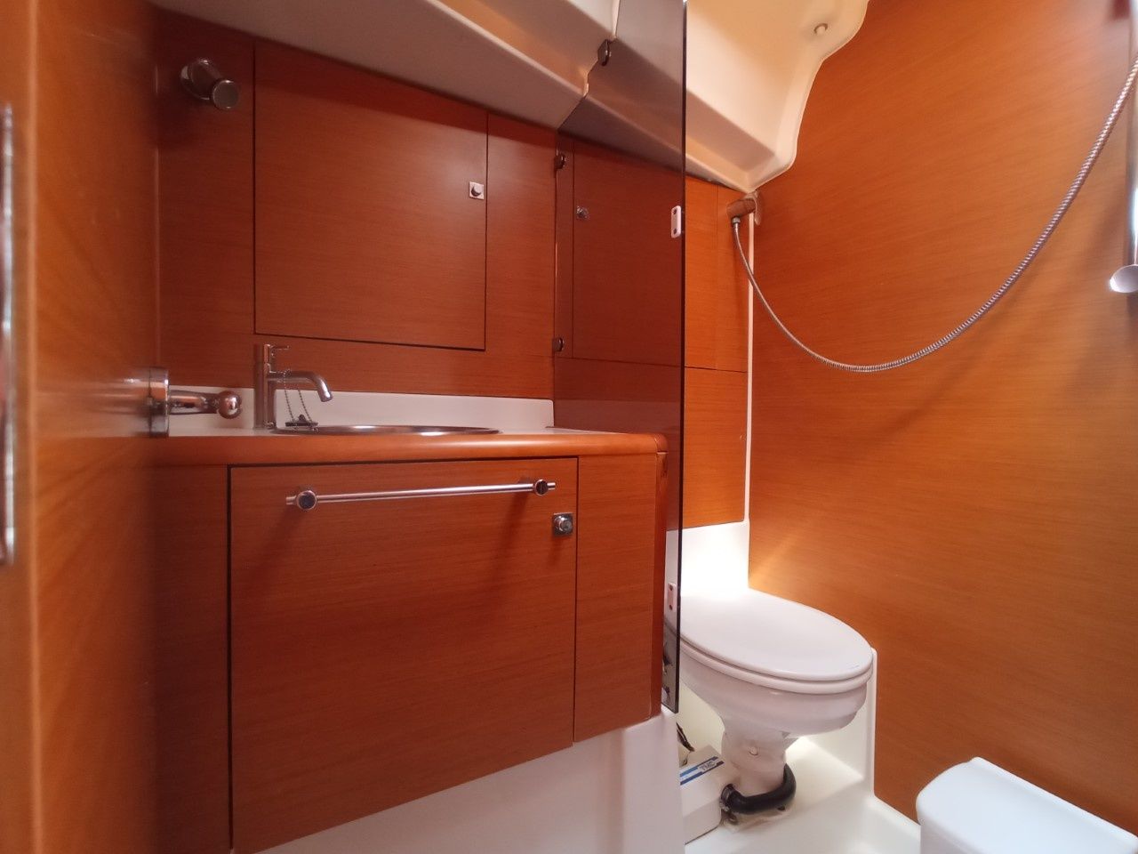 Jeanneau Sun Odyssey 439 | Blue Swan
