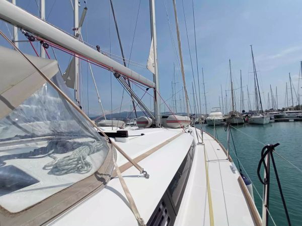 Jeanneau Sun Odyssey 439 | Blue Swan