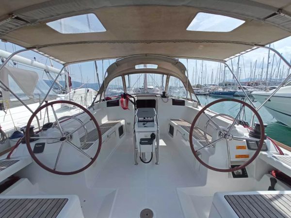 Jeanneau Sun Odyssey 439 | Blue Swan