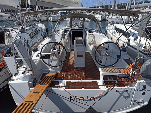 Beneteau Oceanis 38.1 | Maja