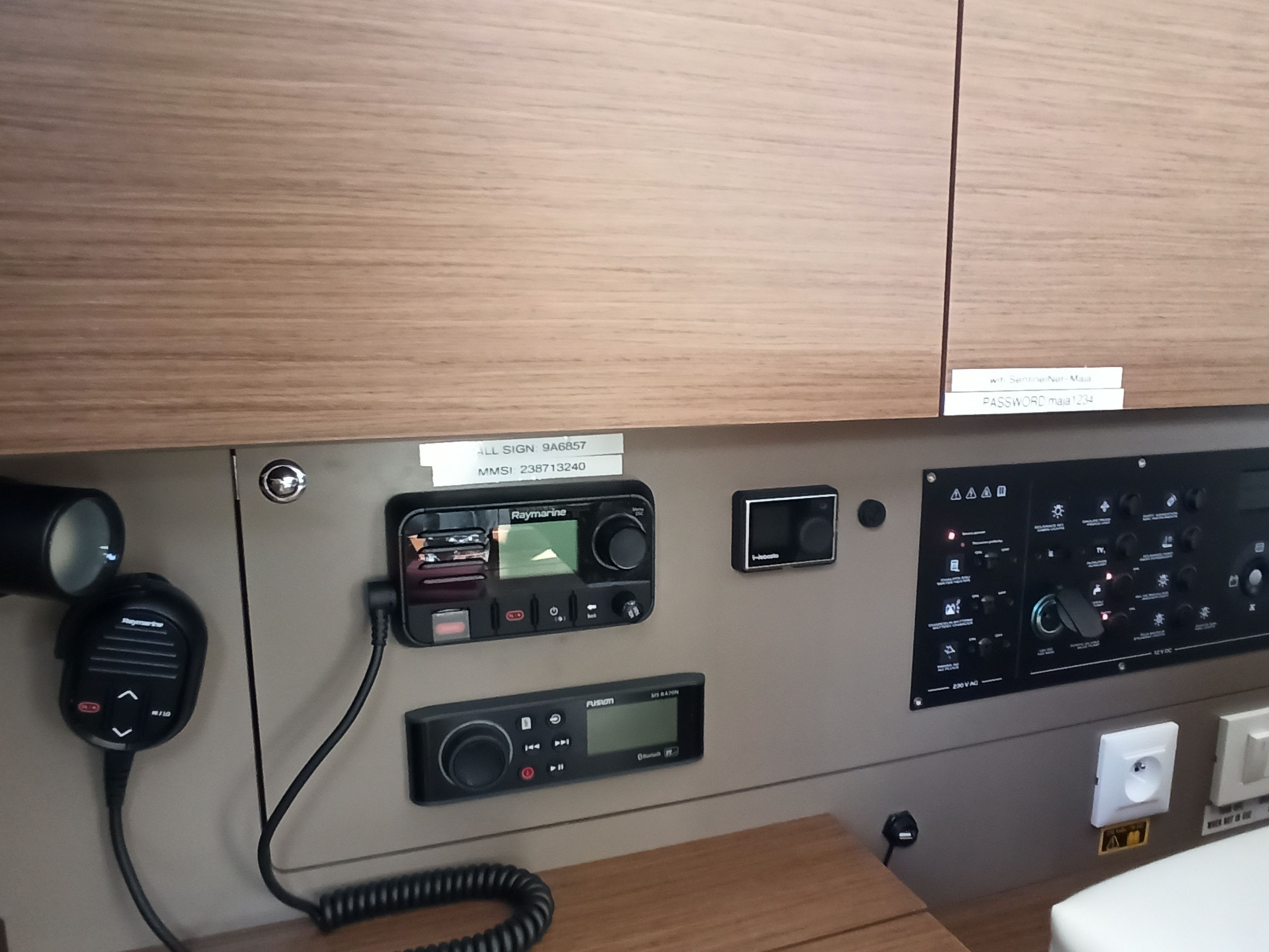 Beneteau Oceanis 38.1 | Maja