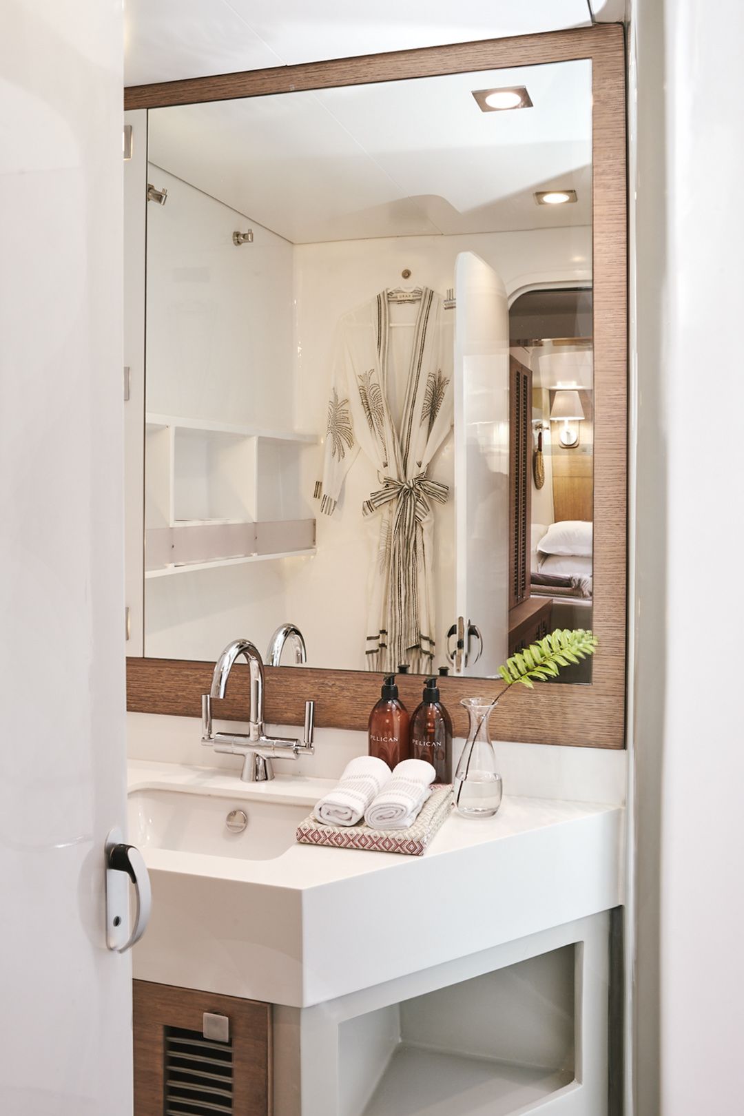 Two Oceans 63 | Pelican