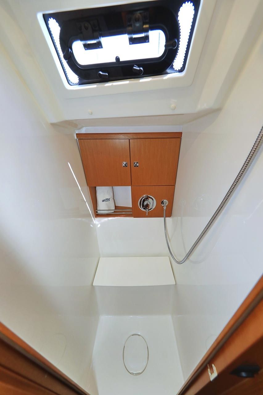 Bavaria Cruiser 46 | Avior
