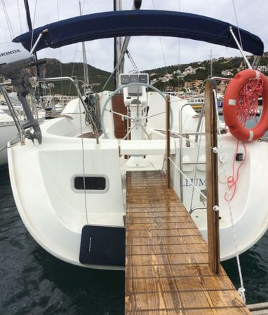 Beneteau Oceanis Clipper 323 | Llum