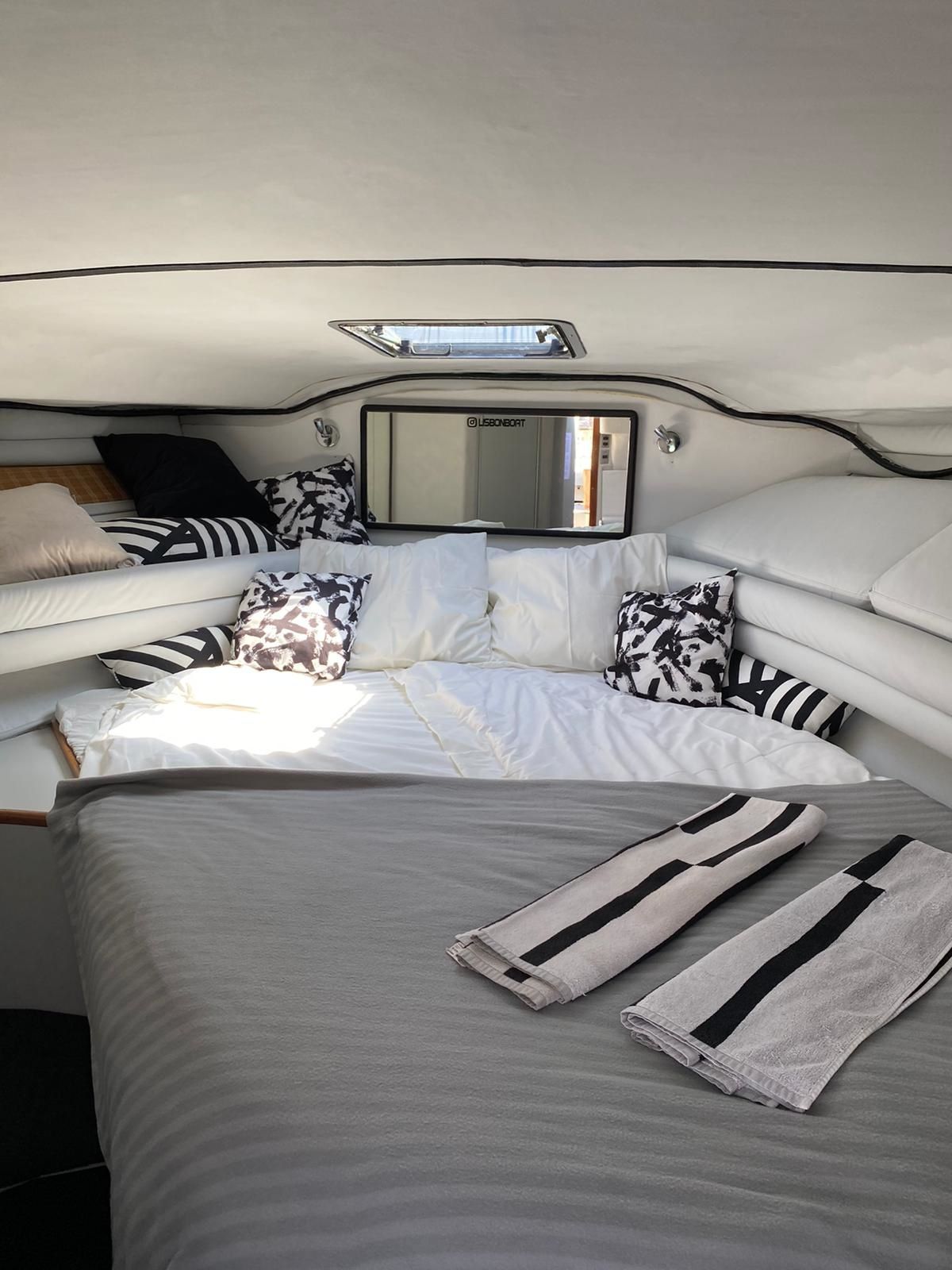 Sea Ray 350 Sundancer | Golden Prestige