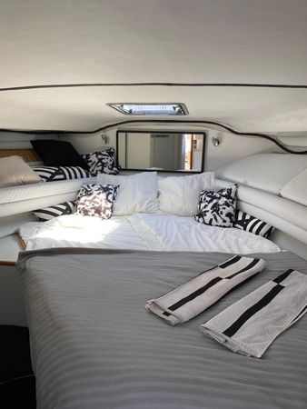 Sea Ray 350 Sundancer | Golden Prestige