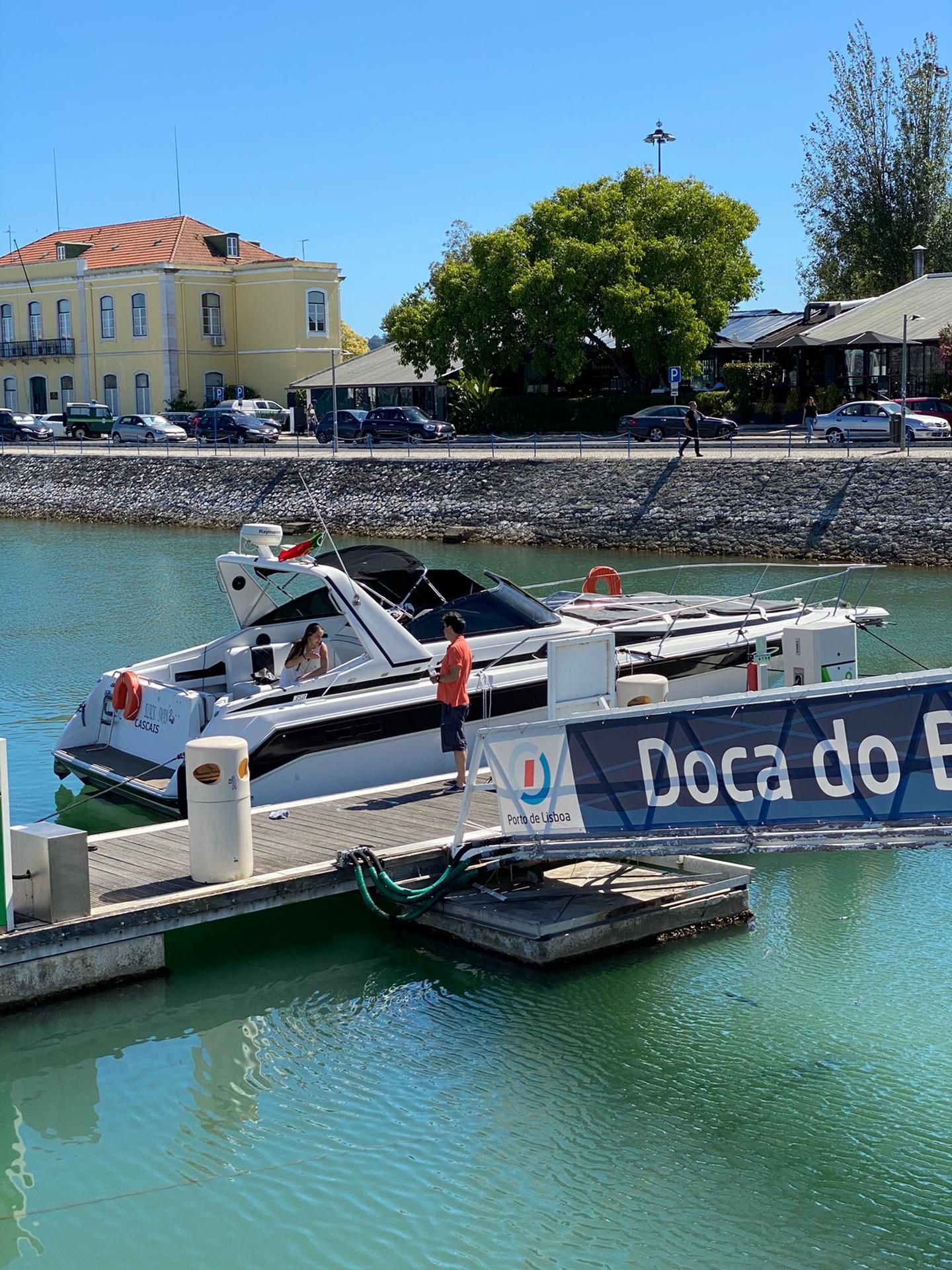 Sea Ray 350 Sundancer | Golden Prestige