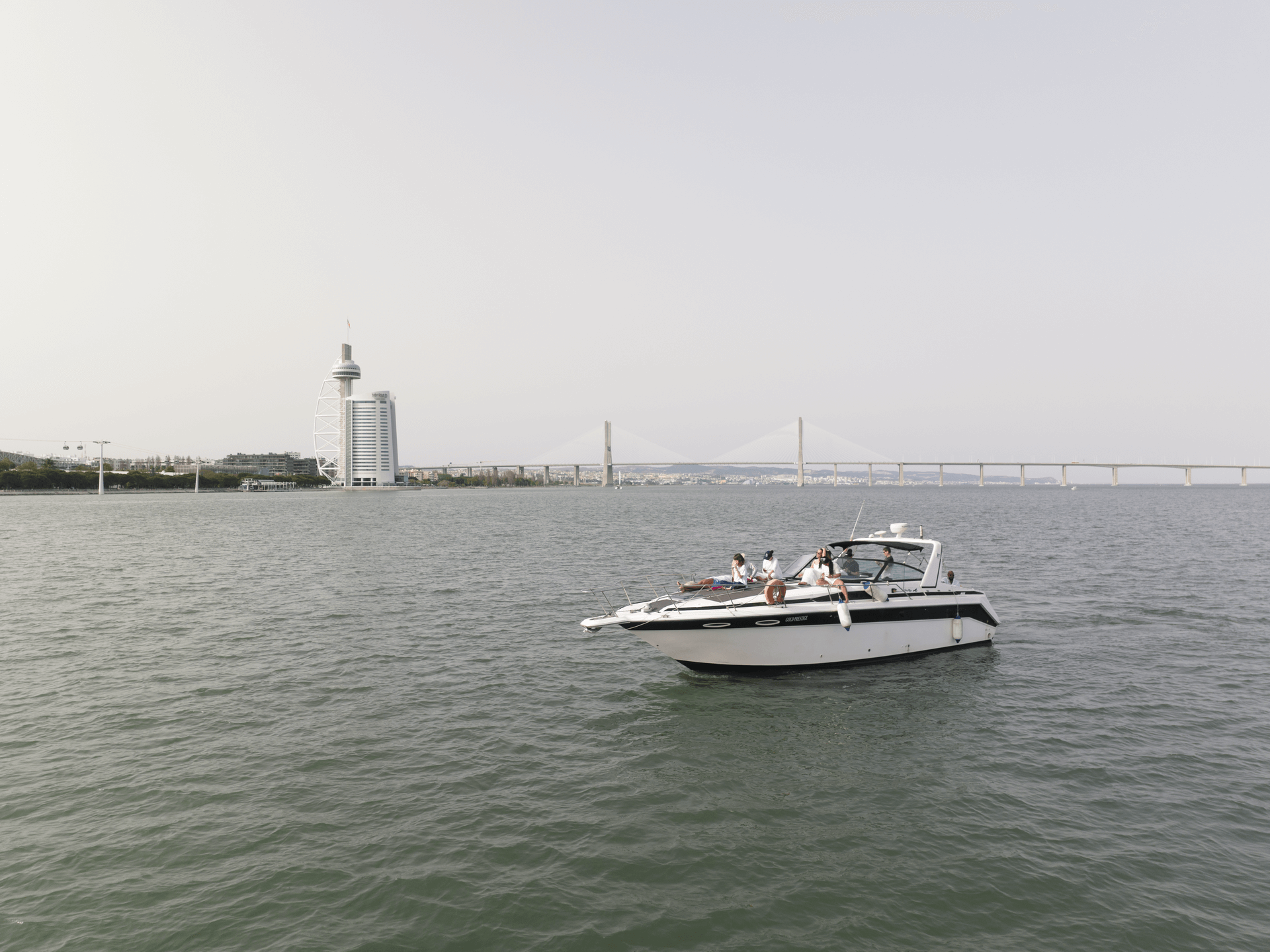 Sea Ray 350 Sundancer | Golden Prestige