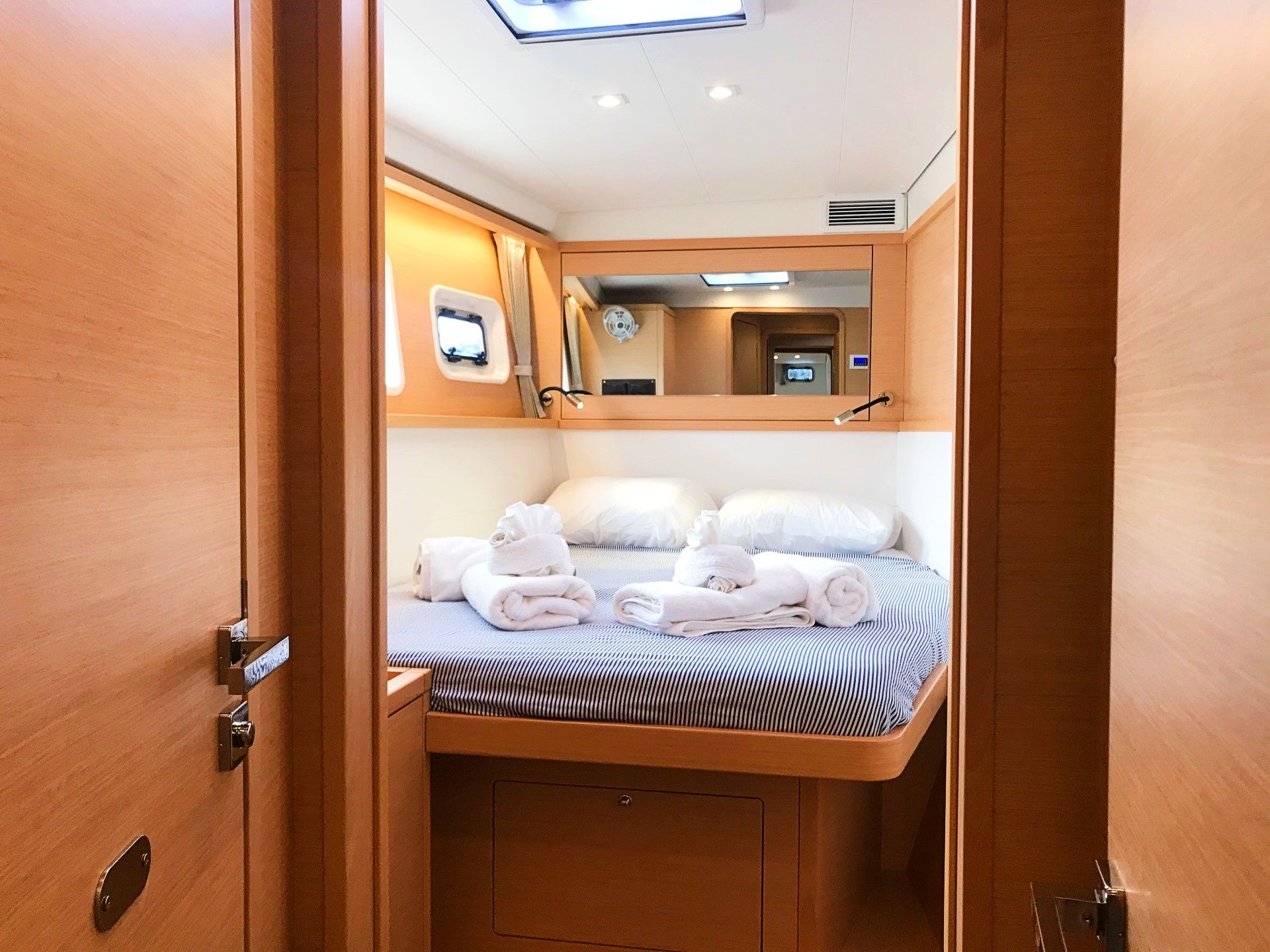 Lagoon 450 F | Squid Attack