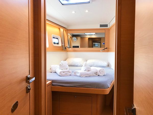 Lagoon 450 F | Squid Attack