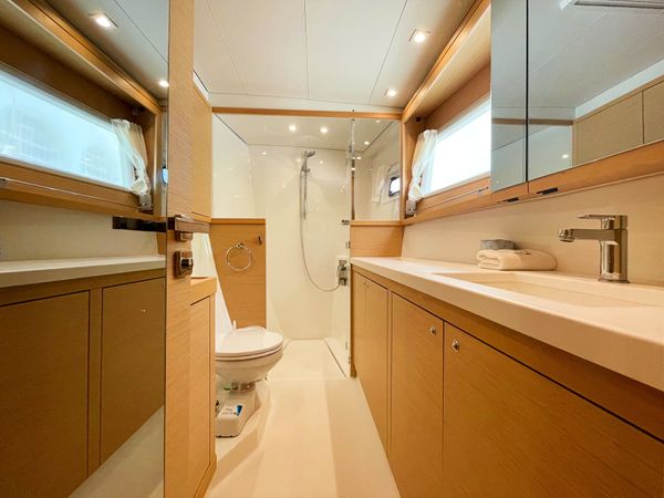 Lagoon 450 F | Squid Attack