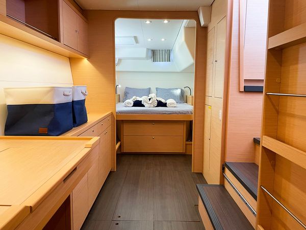 Lagoon 450 F | Squid Attack