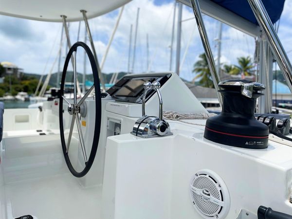 Lagoon 450 F | Squid Attack