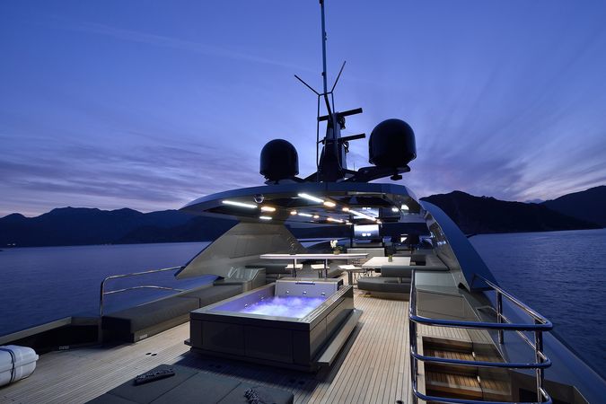 FX Yachts 38 | Fx