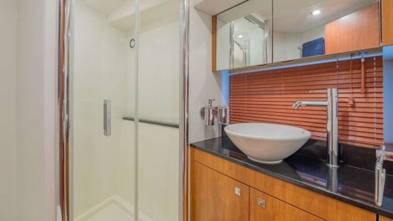 Sunseeker 68 | Loan Shark