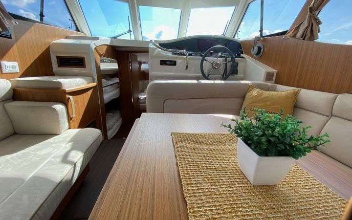 Greenline 33 | Les Canalous 12
