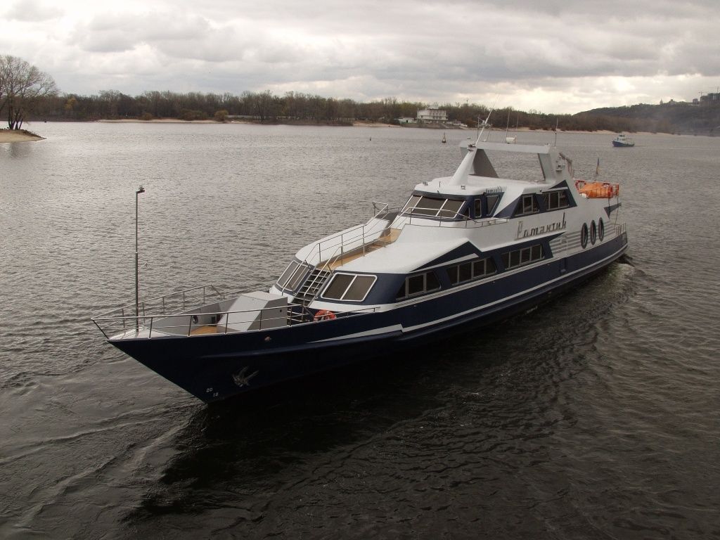 Custom Built 118 | Romantik