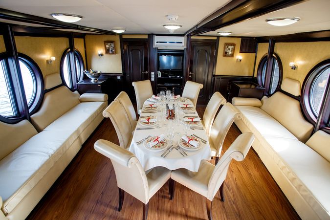 Custom Built 118 | Romantik