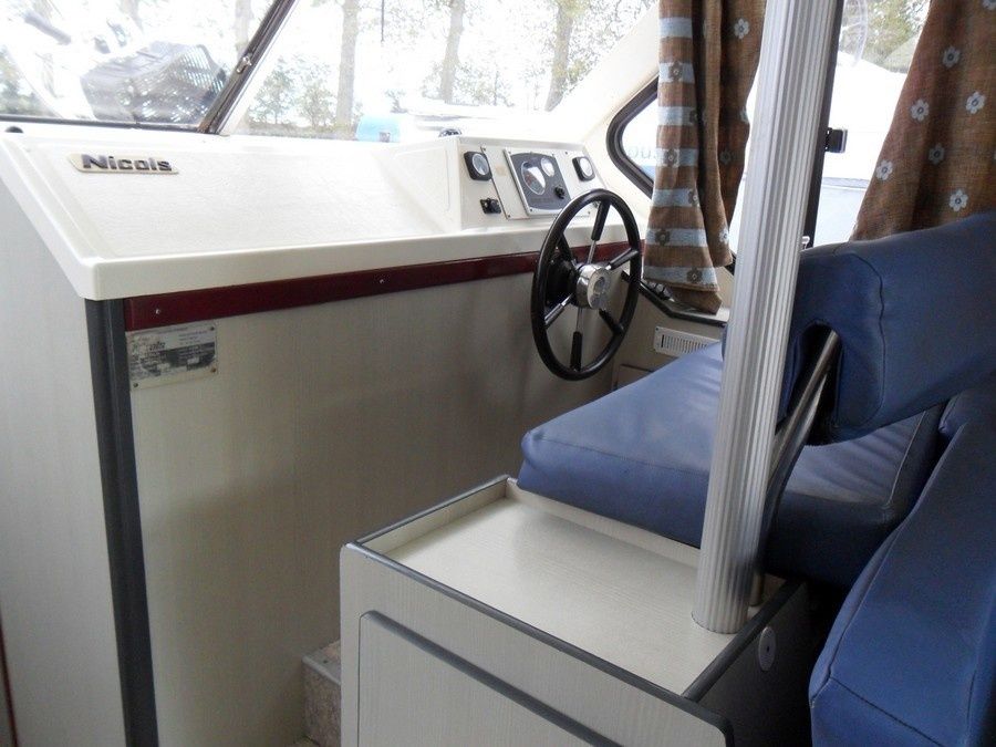 Nicols Sedan 1160 | Les Canalous 94