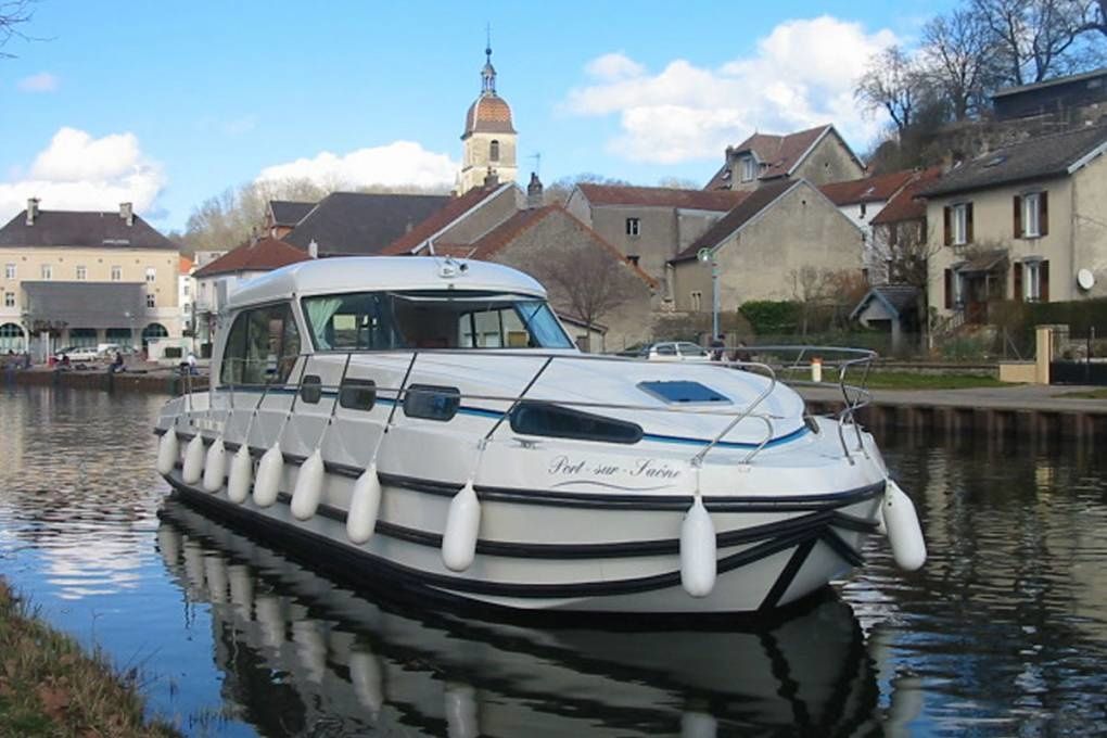 Nicols Sedan 1310 | Les Canalous 99