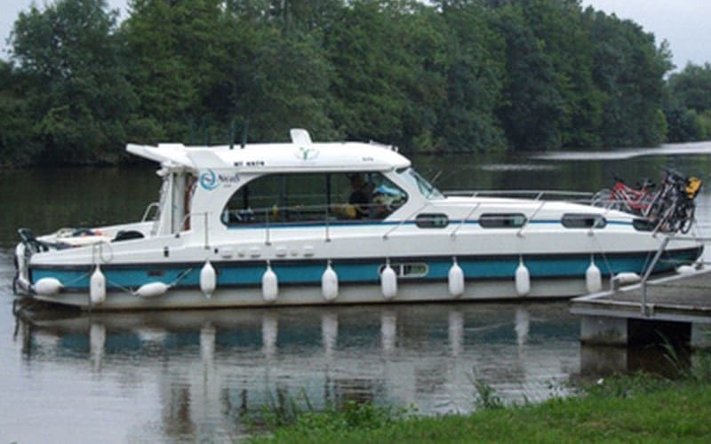 Nicols Sedan 1310 | Les Canalous 99