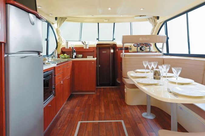 Nicols Estivale Sixto | Bíbic