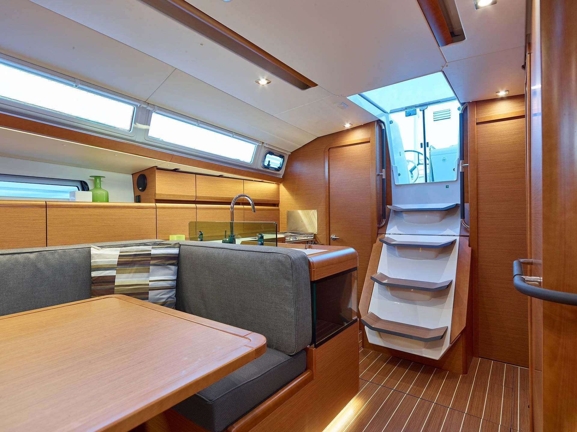 Jeanneau Sun Odyssey 419 | Coconut