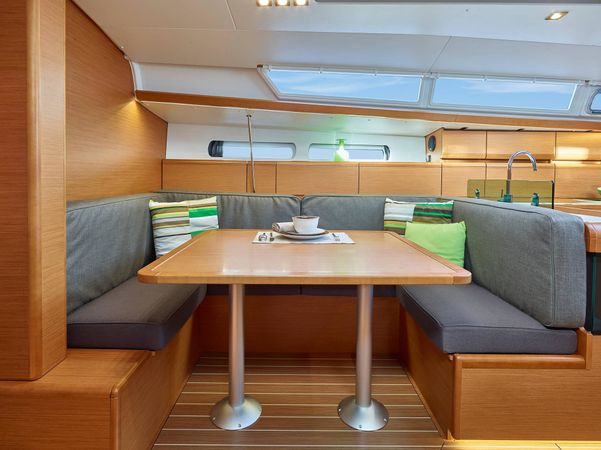 Jeanneau Sun Odyssey 419 | Coconut