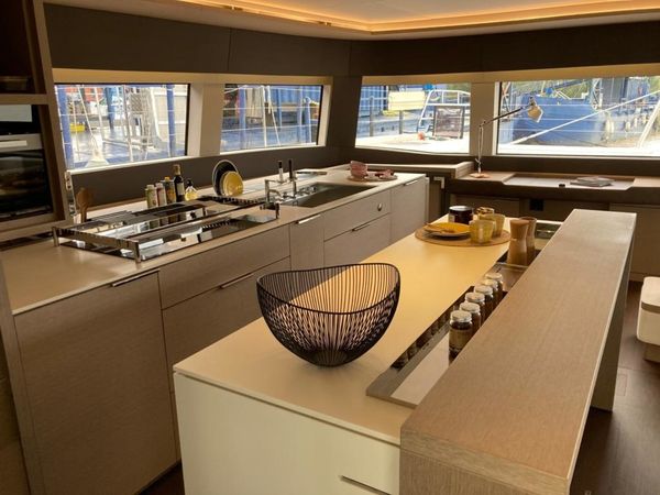 Lagoon Sixty 5 | Amada Mia