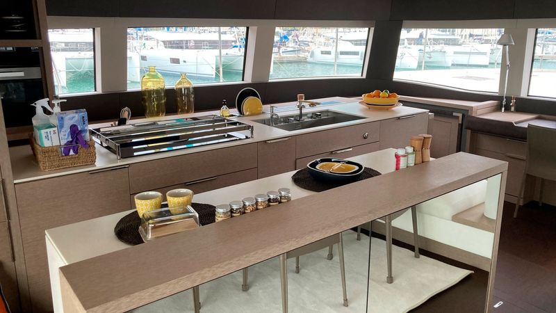 Lagoon Sixty 5 | Amada Mia