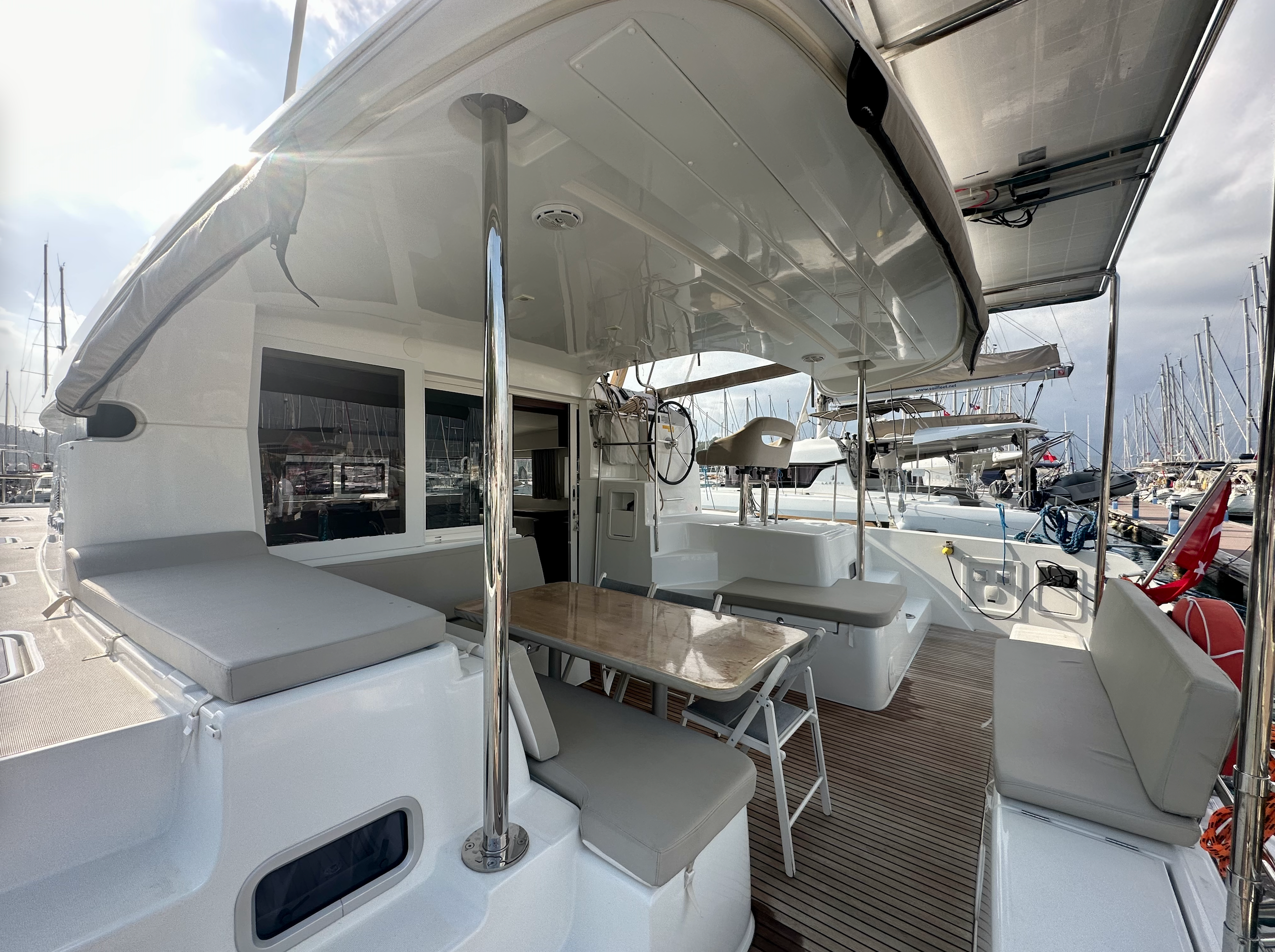Lagoon 40 | Sail Castor
