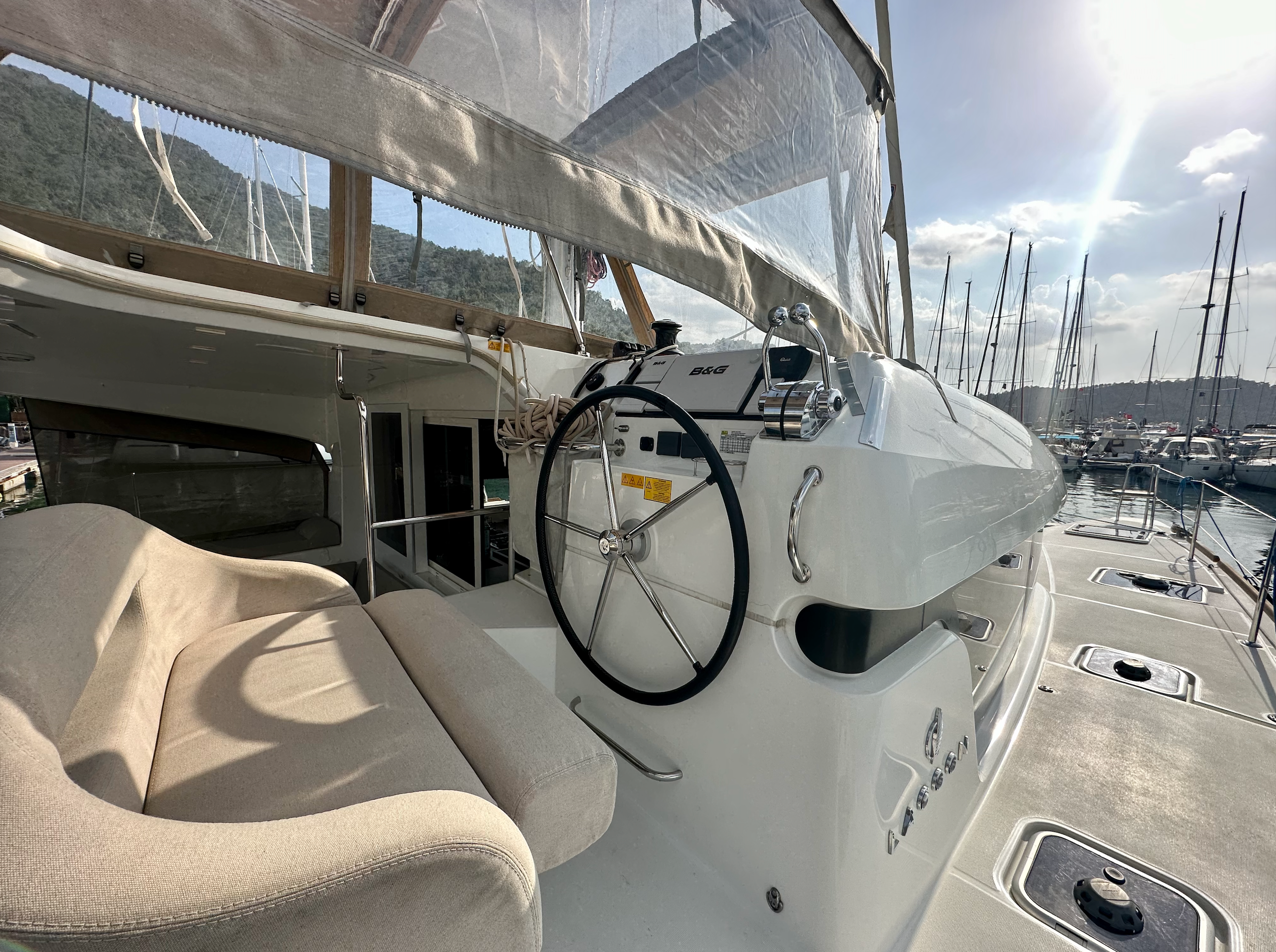 Lagoon 40 | Sail Castor