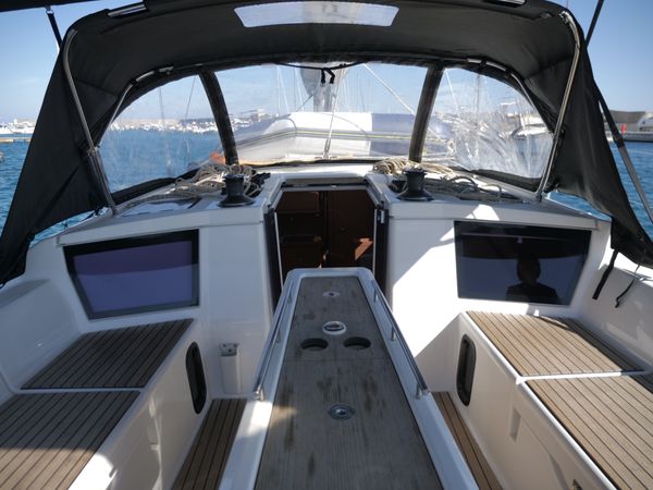 Dufour 430 | Bloody Mary