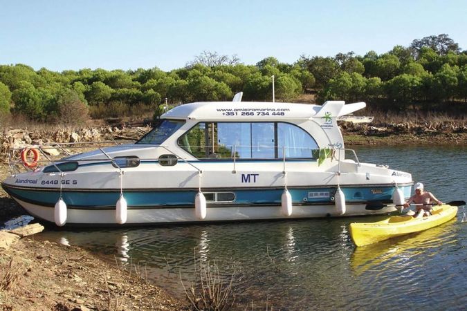 Nicols Sedan 1010 | Venarey les L.