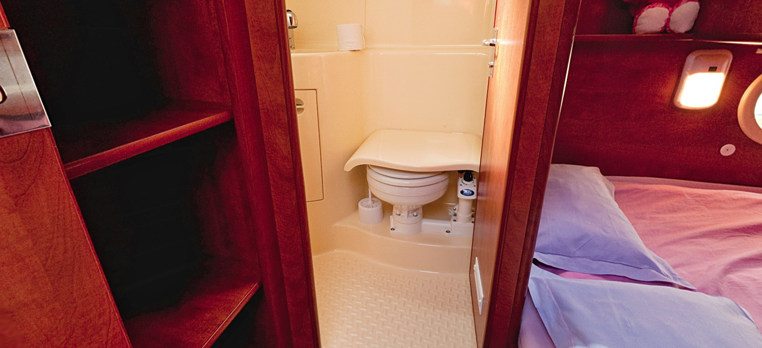 Nicols Sedan 1010 | Venarey les L.