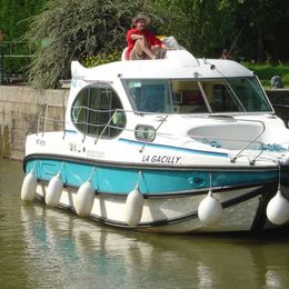 Nicols Estivale Duo | Albias