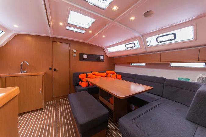 Bavaria Cruiser 51 | Lippi